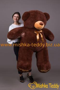 Большой плюшевый коричневый мишка
