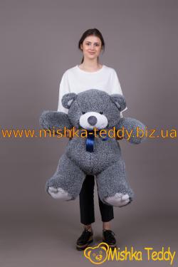 Маленький серый плюшевый мишка скидки